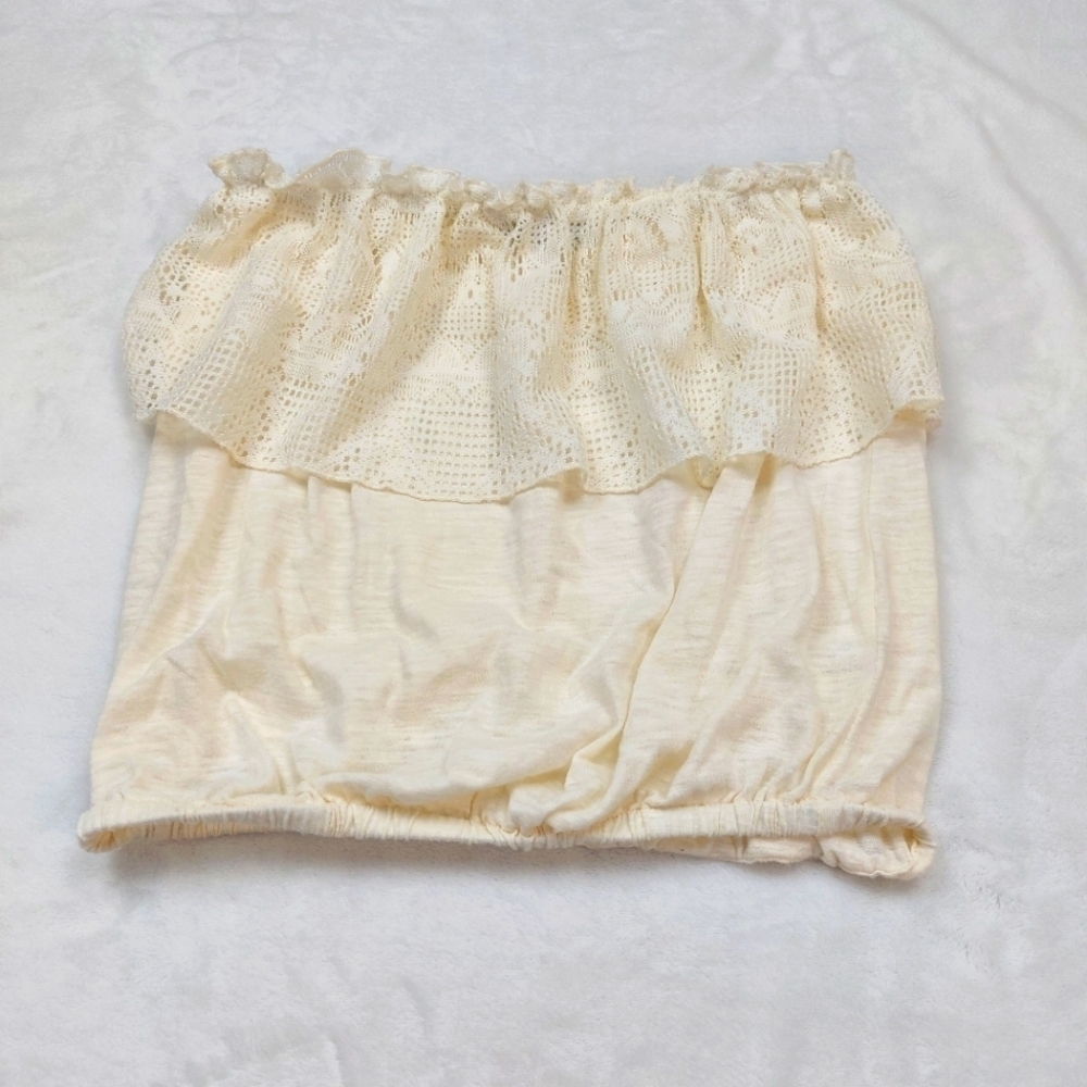 MASON AND MACKENZIE CREAM LACE RUFFLE POLYESTER BLEND TUBE TOP SIZE MEDIUM